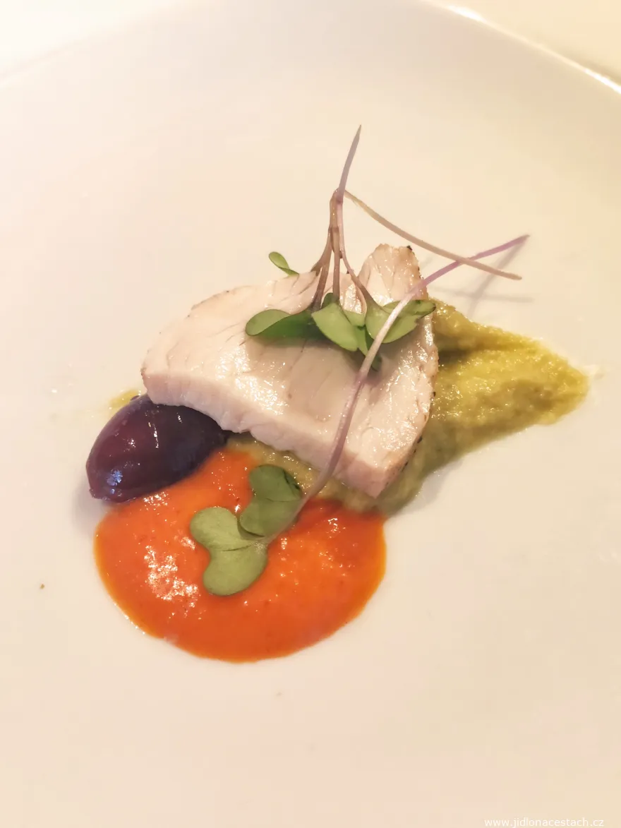 Amuse-Bouche: Pute mit Paprikasauce. Amuse-Bouche: Pute mit Paprikasauce.