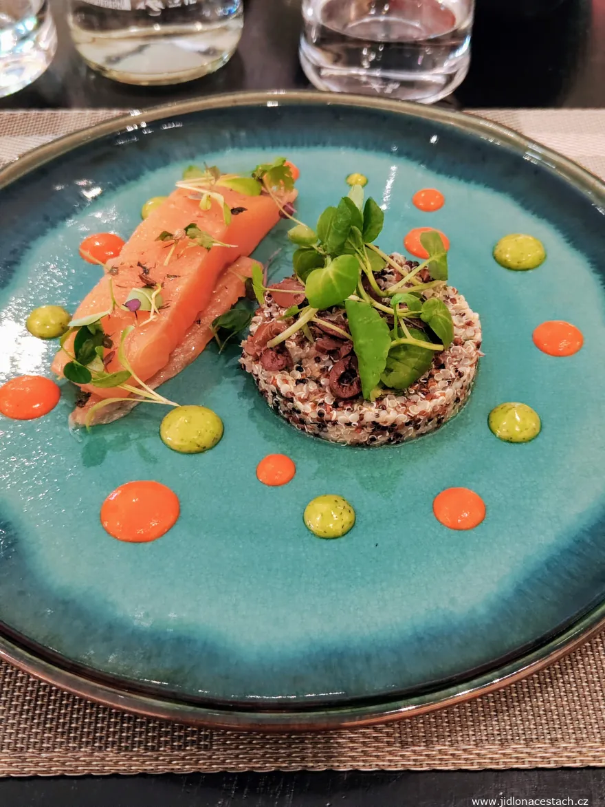 Marinovaný losos gravlax Marinovaný losos gravlax
