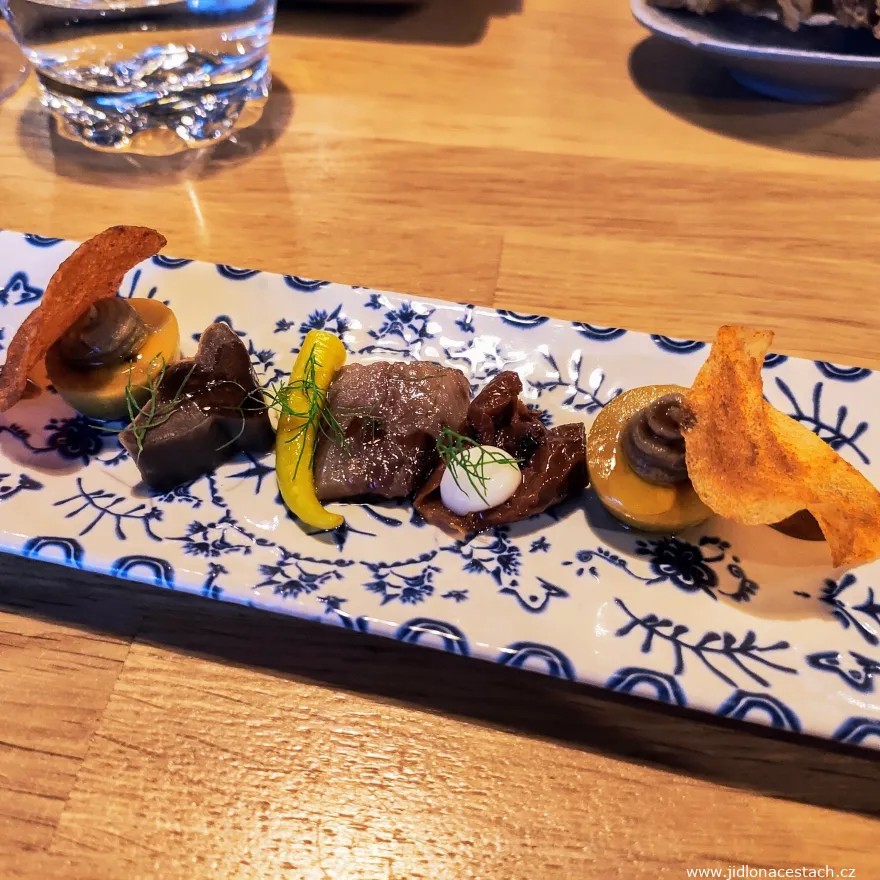 La Tasquería: tapas so zameraním na ryby a olivy.