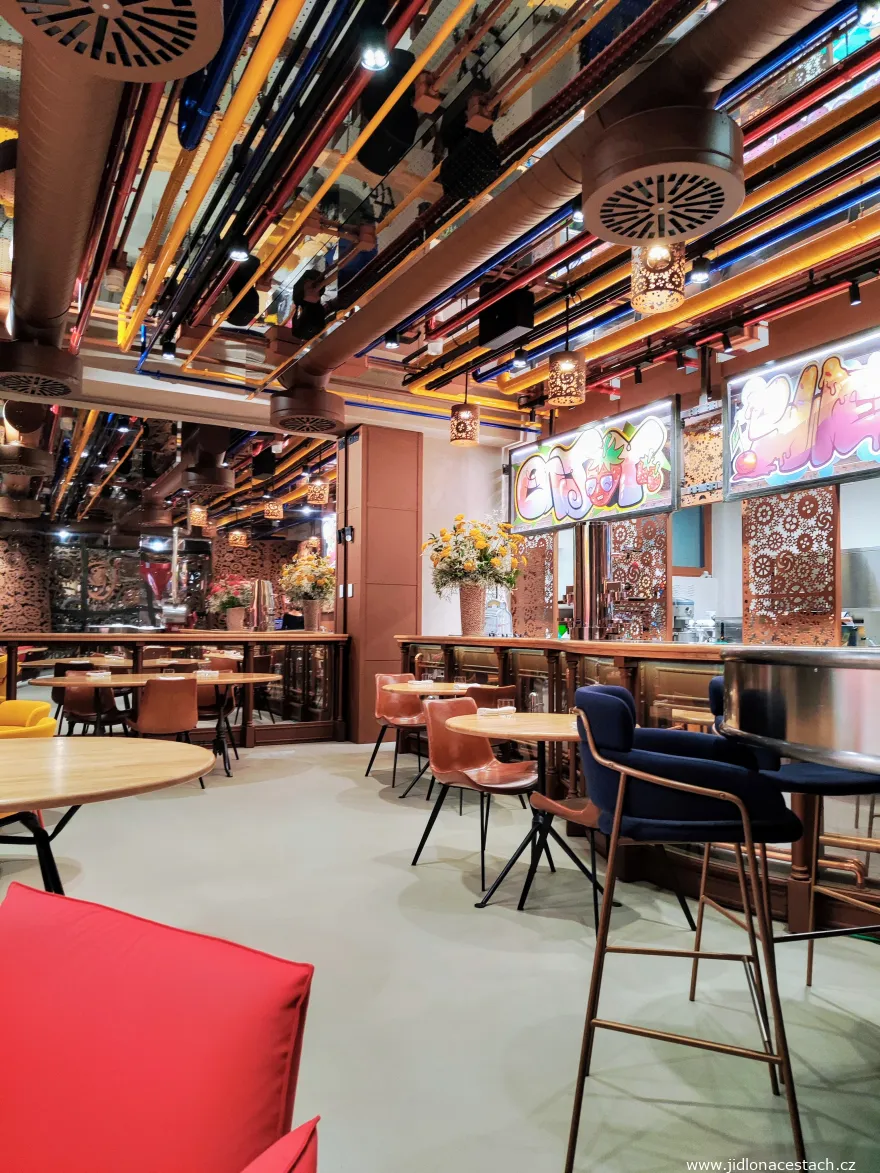 La salle du restaurant étoilé Condividere ⭐ à Turin. La salle du restaurant étoilé Condividere ⭐ à Turin.