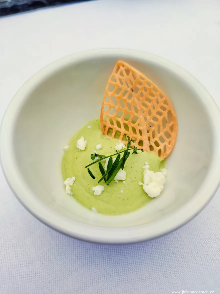 Le Grill Restaurant: broccoli cream with feta cheese (amuse bouche). Le Grill Restaurant: broccoli cream with feta cheese (amuse bouche).