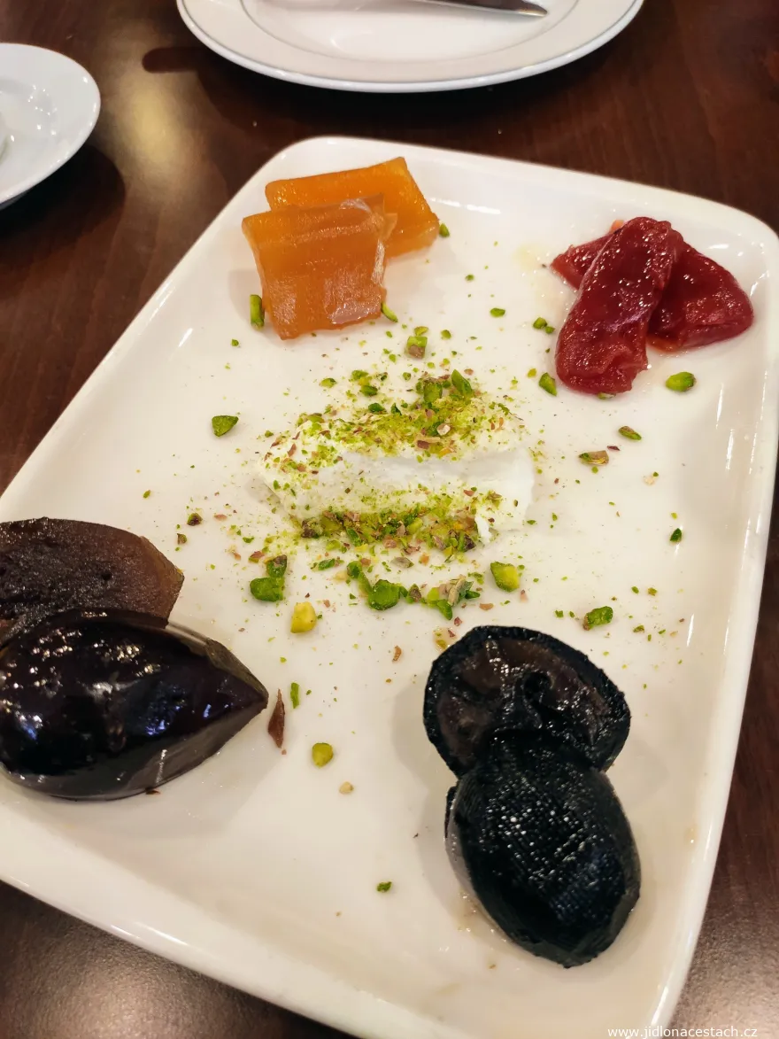 Ristorante Çiya Sofrası, Istanbul: frutta candita e kaymak.