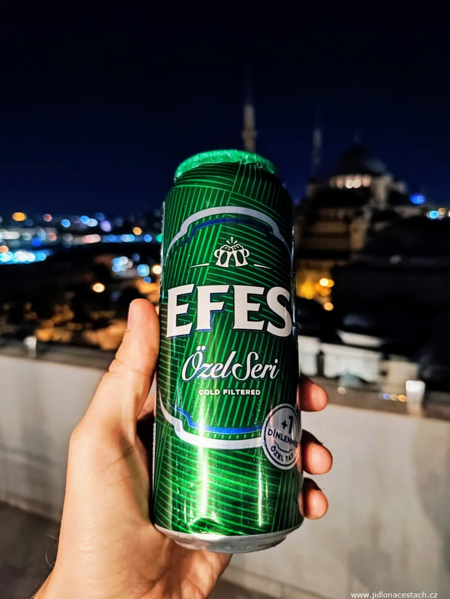 La bière turque Efes Özel Seri. La bière turque Efes Özel Seri.