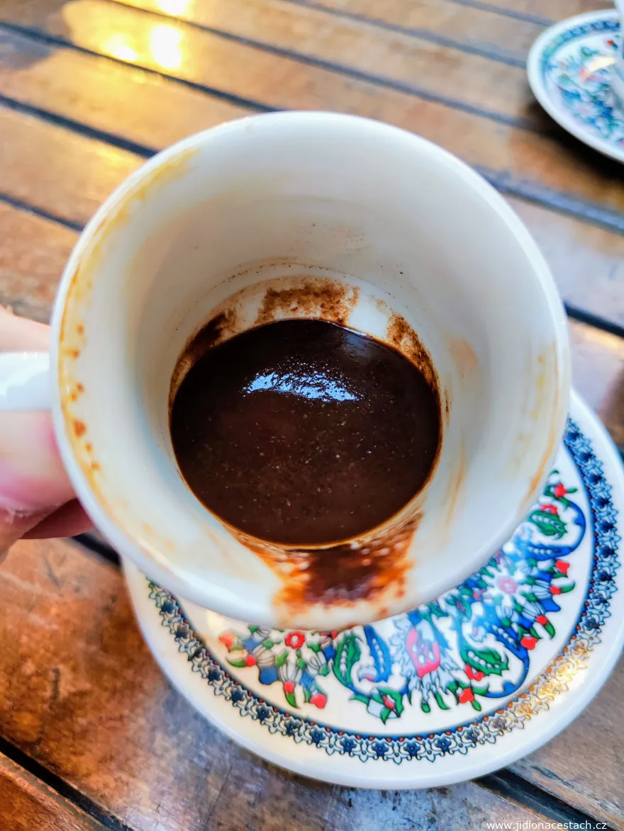 Le marc très fin dans le café turc. Le marc très fin dans le café turc.