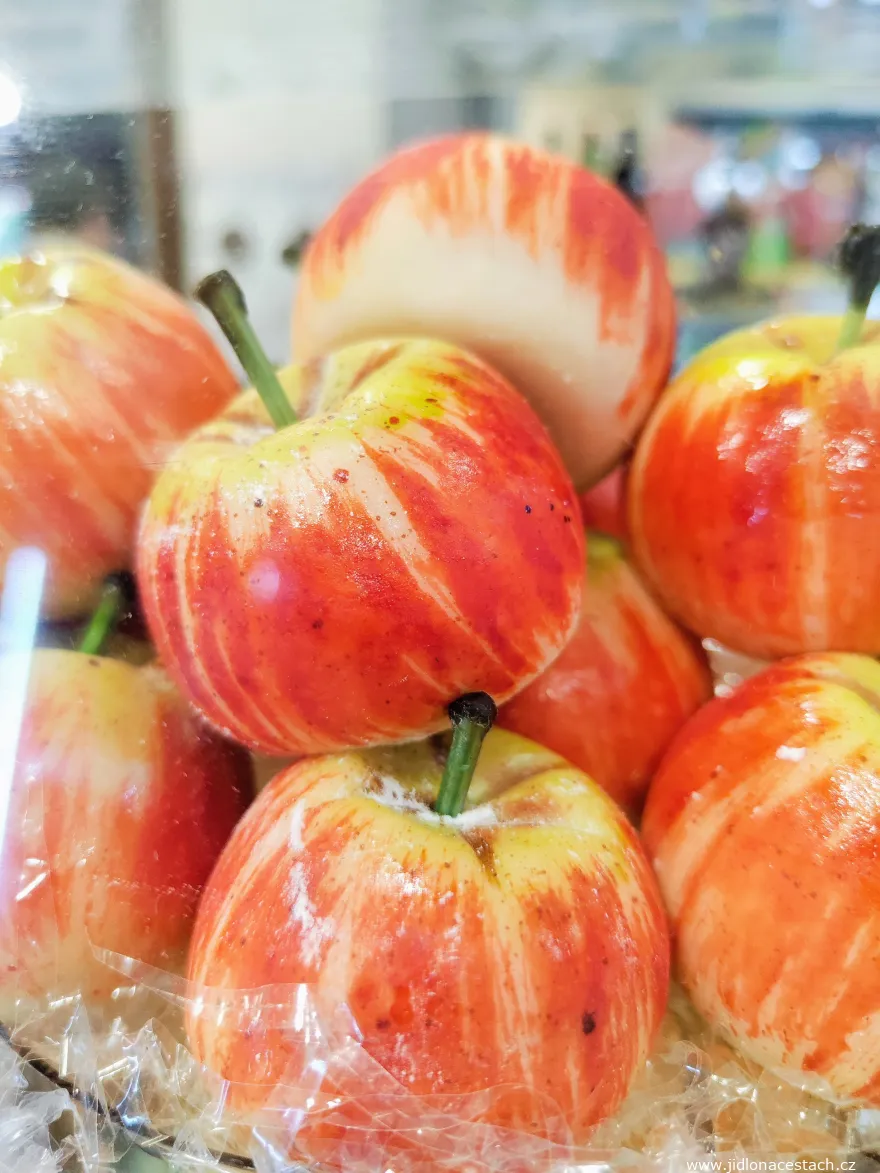 Marzipan fruit - apple Marzipan fruit - apple