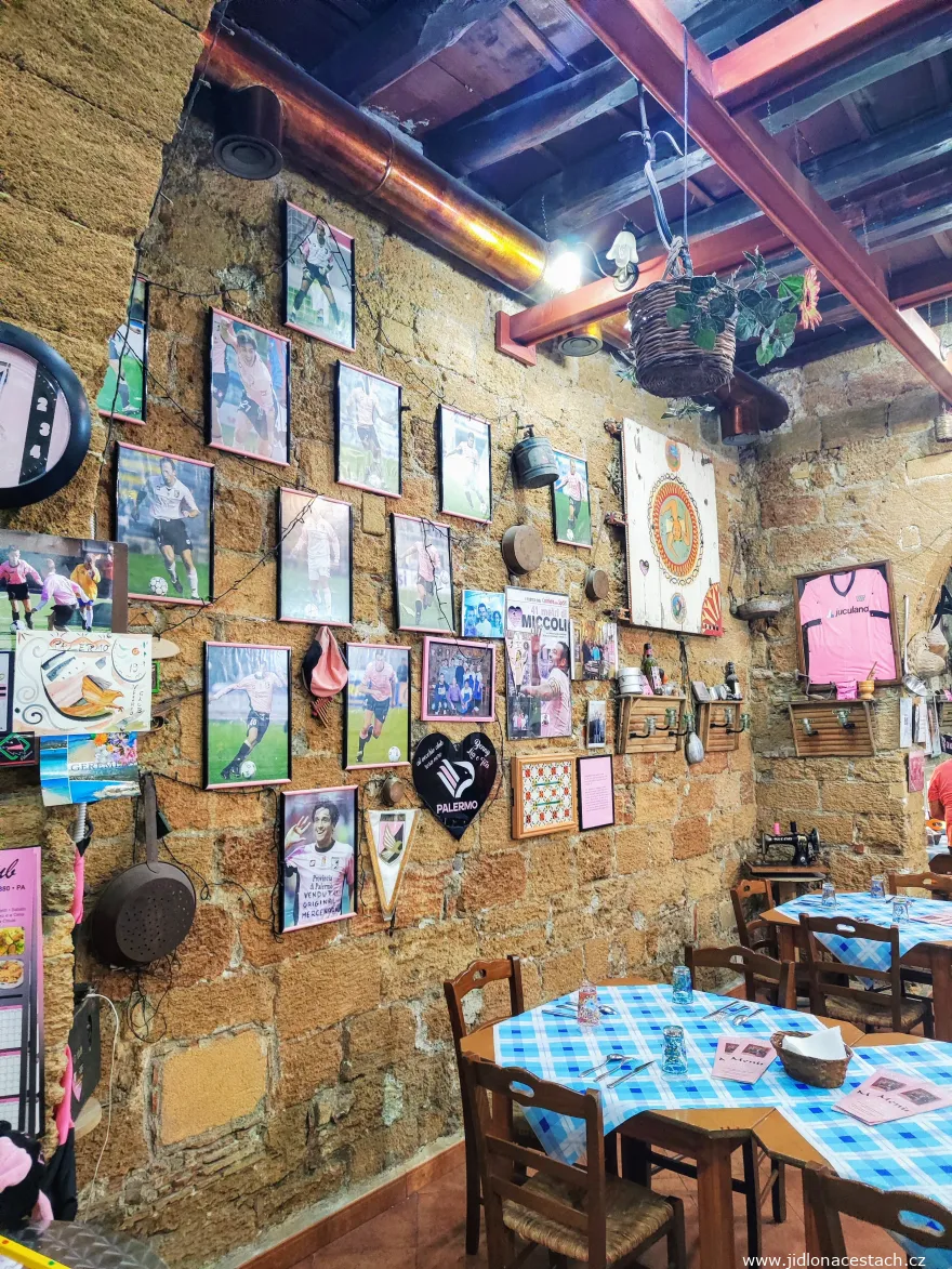 Interiér reštaurácie Al Vecchio Club Rosanero