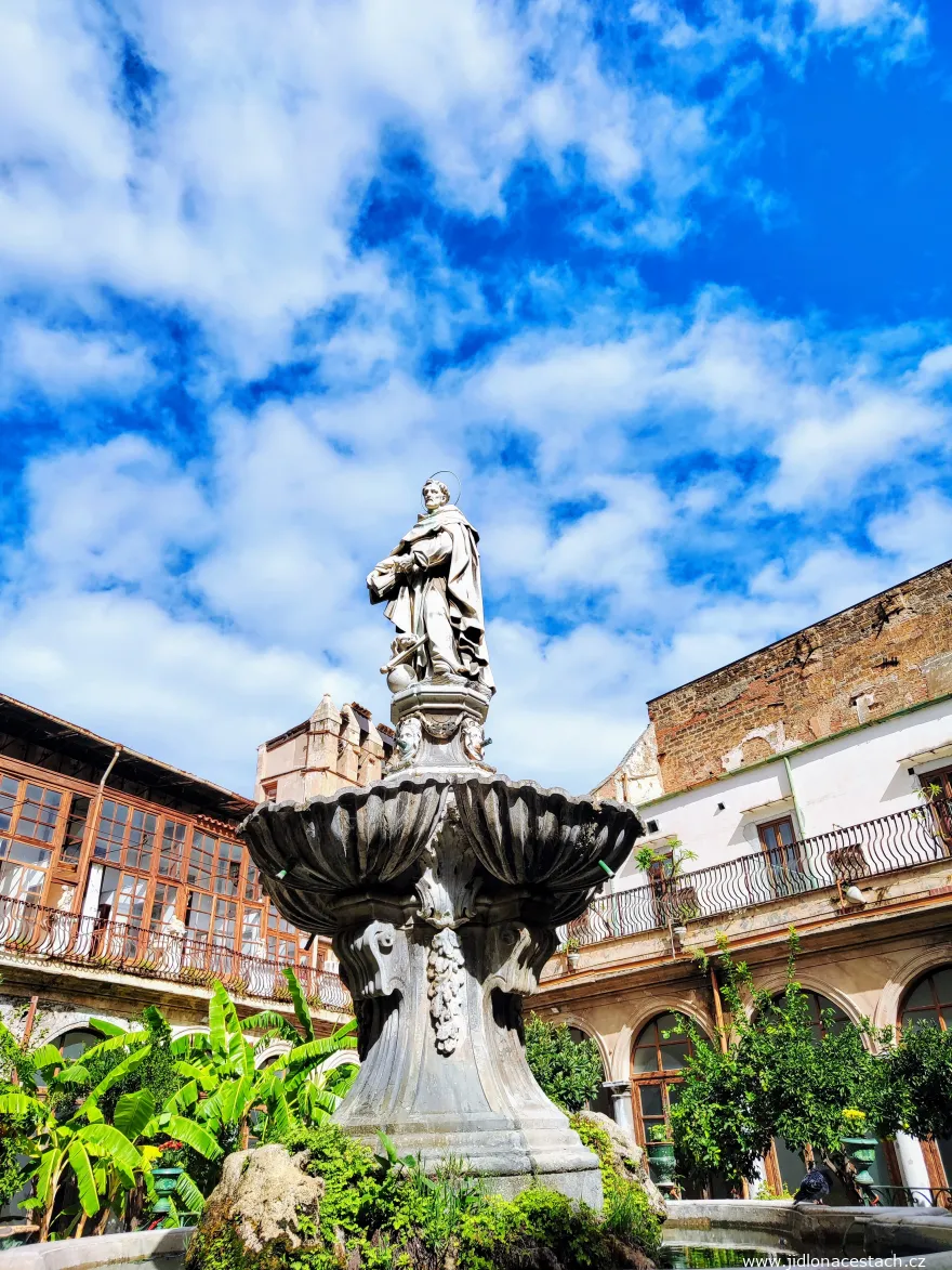 Garden of I Segreti del Chiostro patisserie
