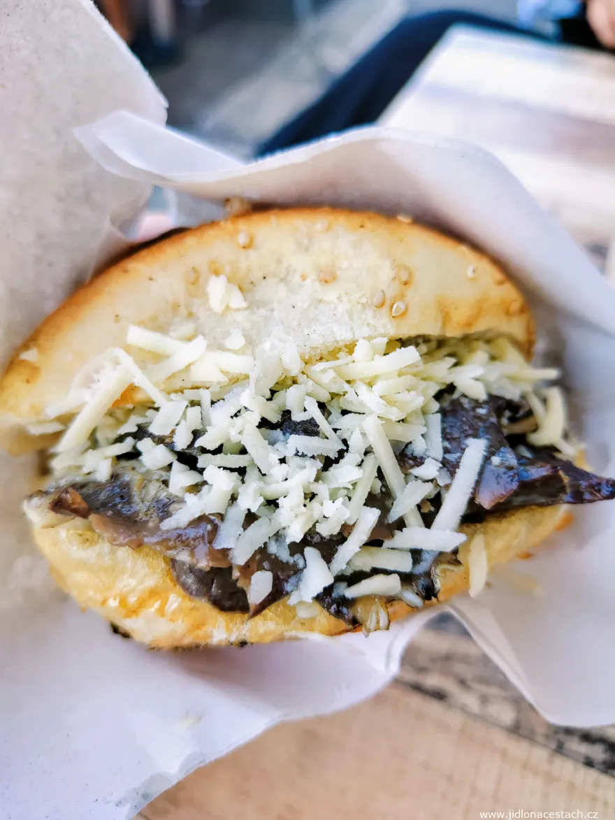 Pani câ meusa maritatu - a roll with spleen and grated caciocavallo.