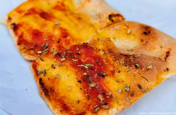 Pizza secca: suchá pizza