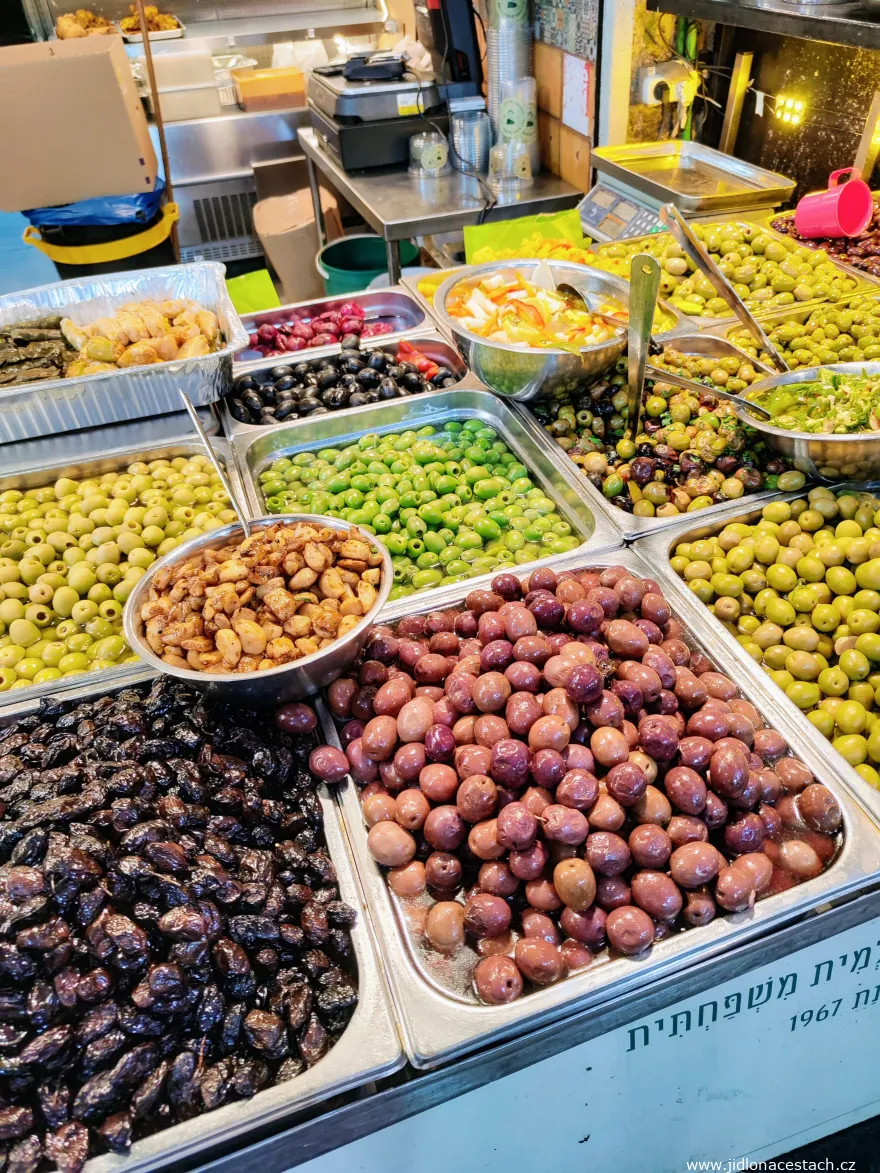 Ponuka olív na trhu Machaneh Yehudah Ponuka olív na trhu Machaneh Yehudah