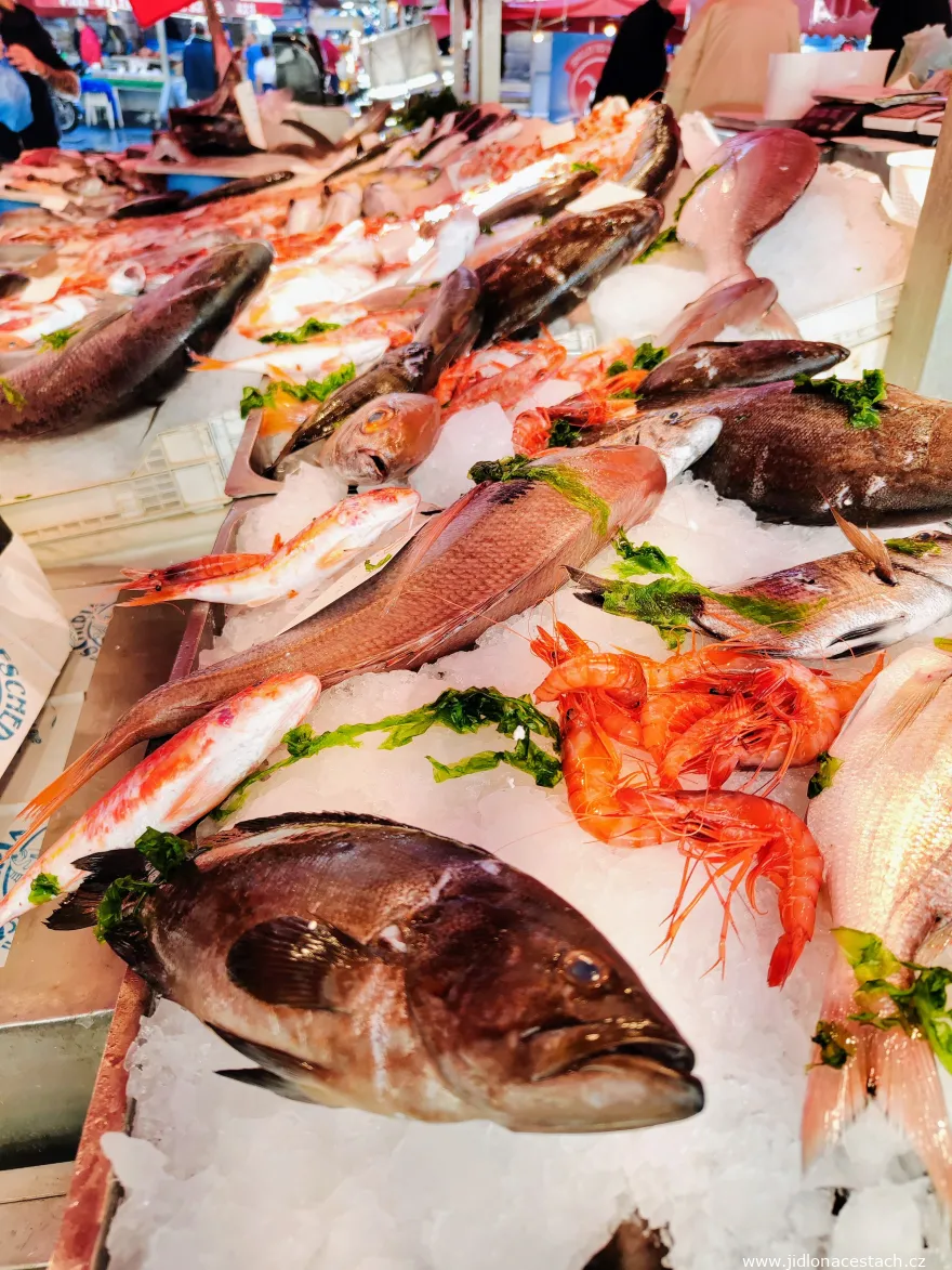 Fresh fish and shrimp on ice at the fish market in Catania. Fresh fish and shrimp on ice at the fish market in Catania.