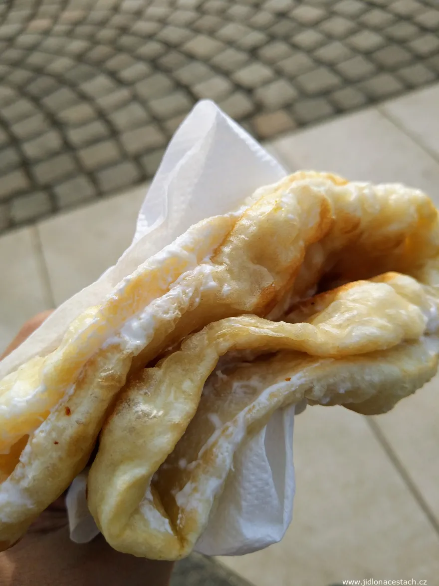 Plăcintă čiže plnený koláč Plăcintă čiže plnený koláč