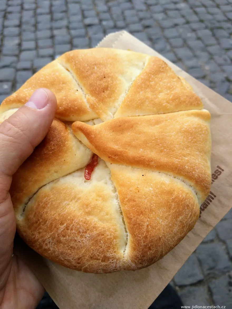 Palanet aneb plněná houska Palanet aneb plněná houska