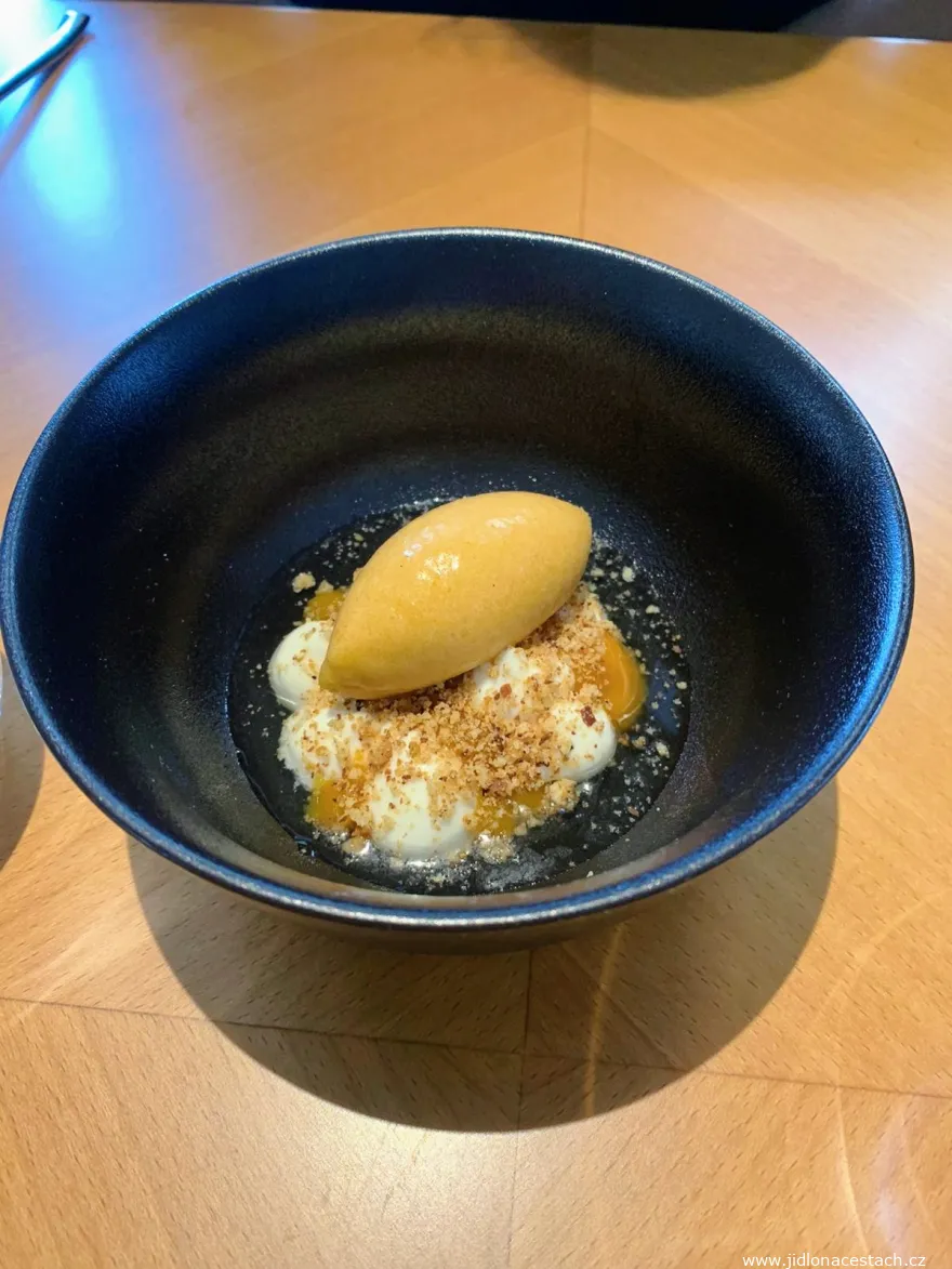 Restaurácia Field: dezert v rámci obedového menu.
