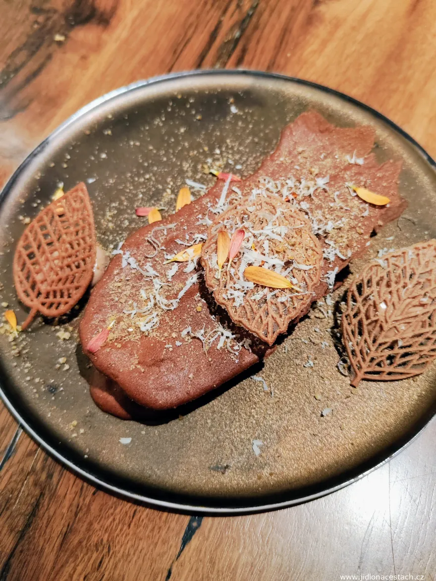 Kaštan, ořech, čokoláda Kaštan, ořech, čokoláda