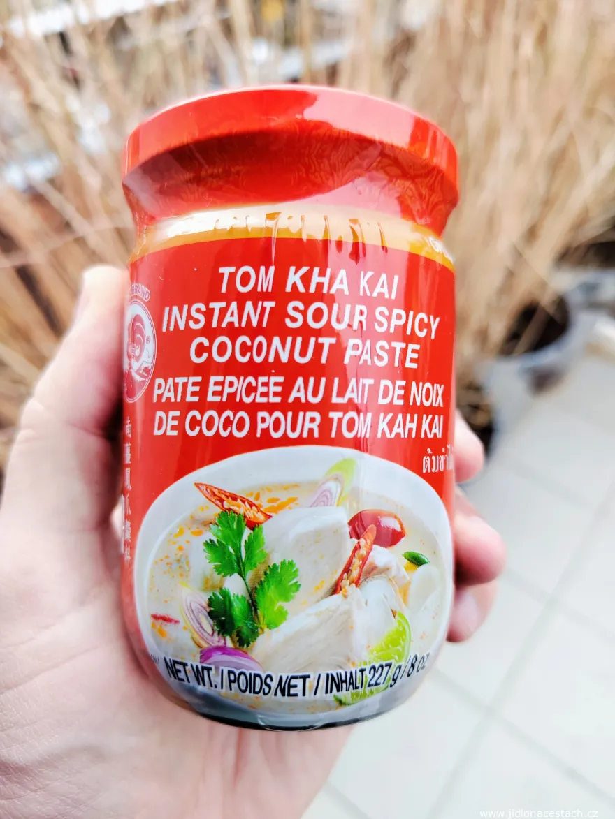Koreniaca pasta na polievku tom kha kai značky Cock Koreniaca pasta na polievku tom kha kai značky Cock