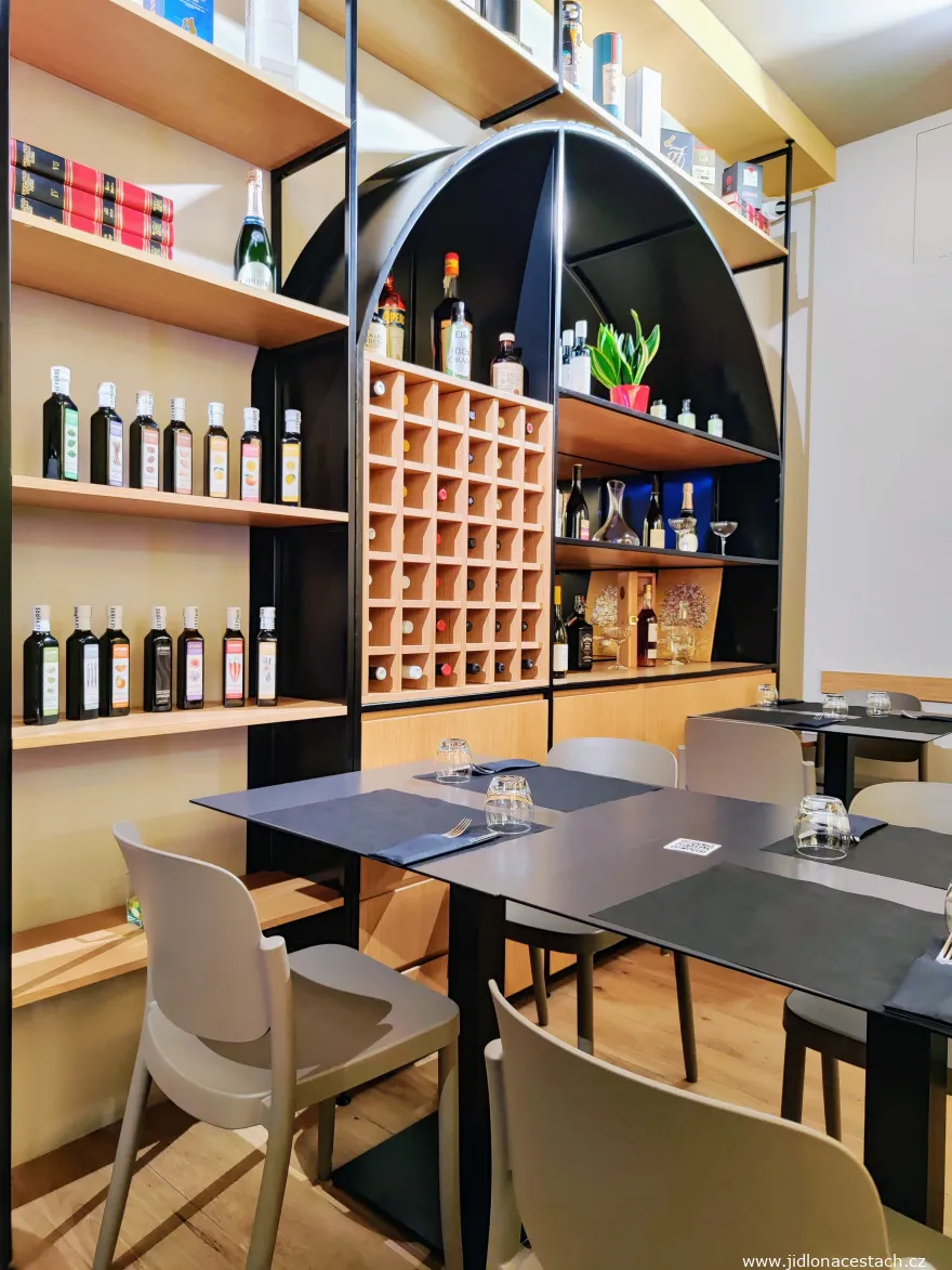 Interiér pizzerie 400 Gradi