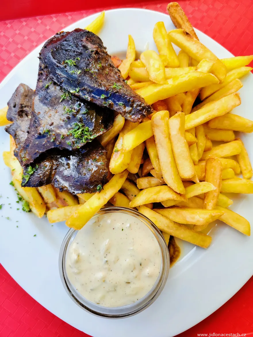 Grilled liver, fries, tartar sauce Grilled liver, fries, tartar sauce