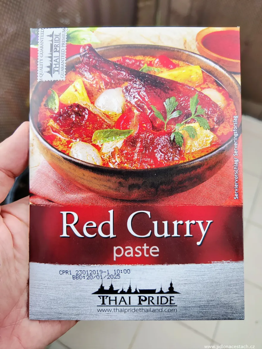 Koreniaca pasta na červené kari značky Thai Pride