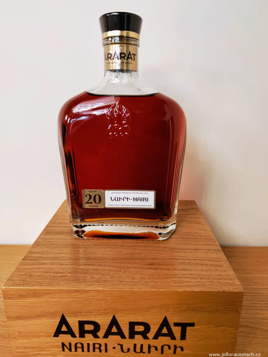 Arménská brandy Ararat - 20 let stará Nairi Arménská brandy Ararat - 20 let stará Nairi
