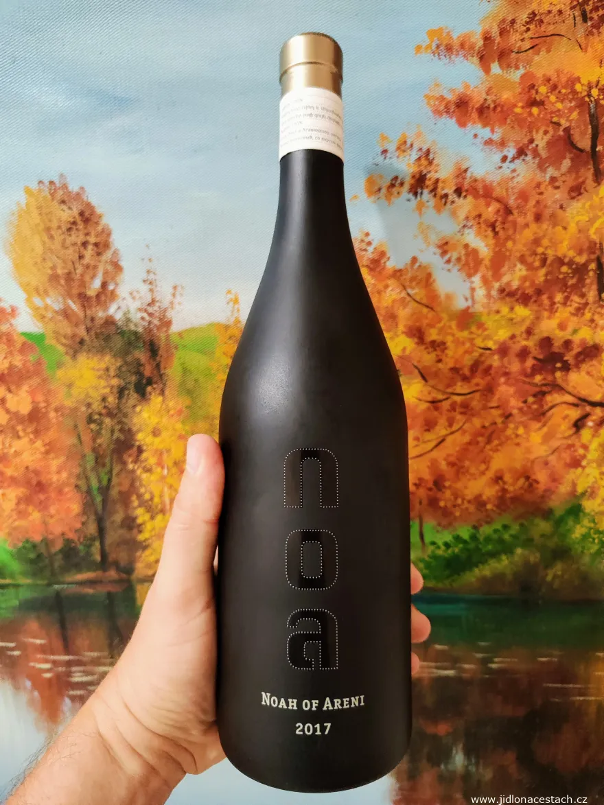Červené víno Noah of Areni z vinárstva Noa 2017