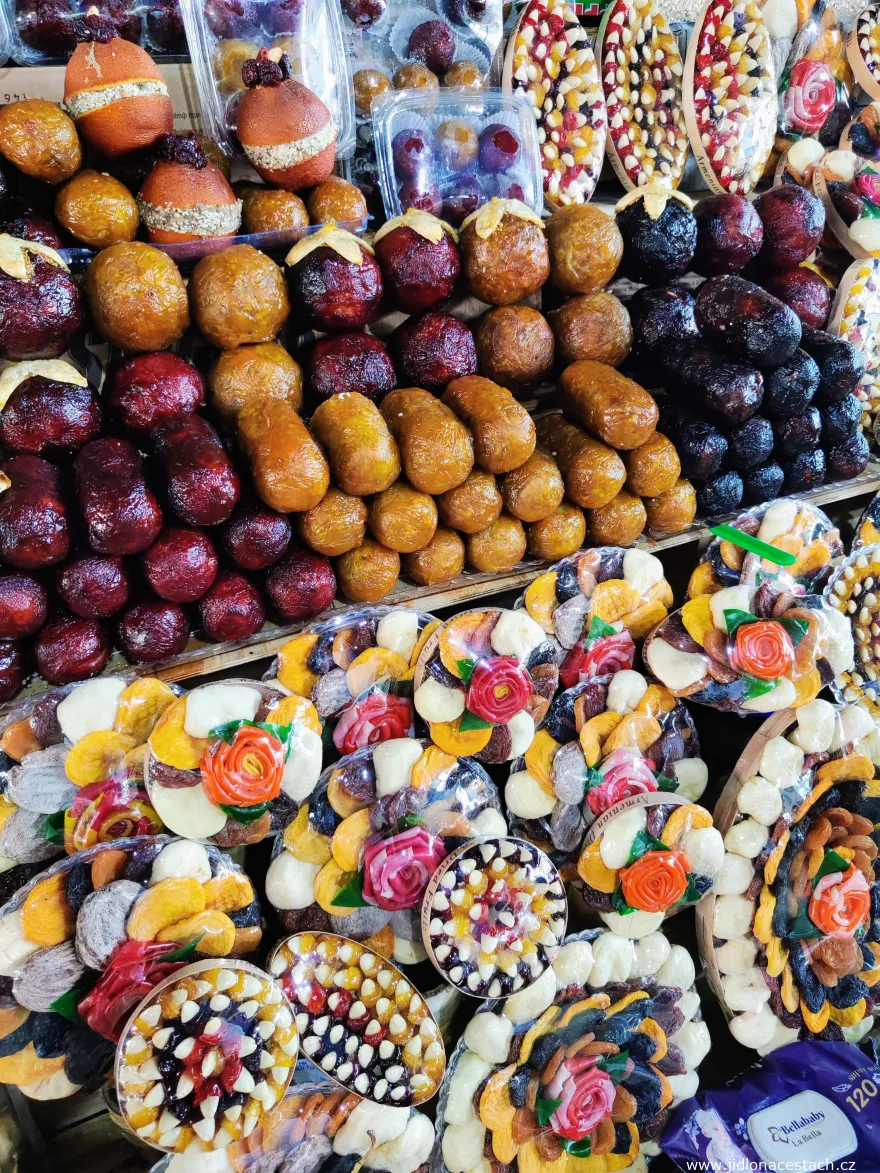 Sušené ovoce na tržnici GUM Sušené ovoce na tržnici GUM