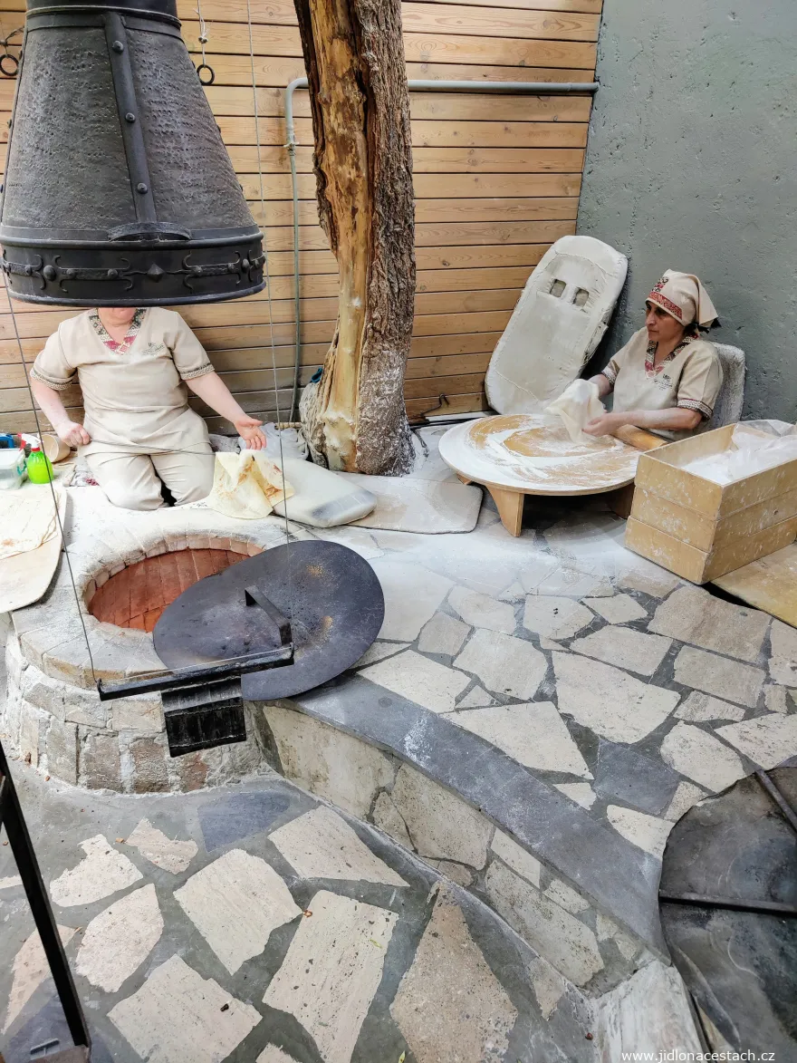 Príprava chleba lavash