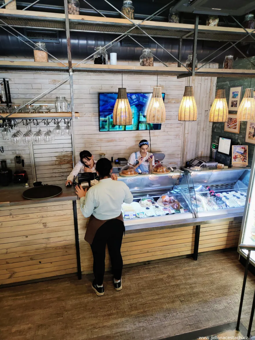 Malá farmářská prodejna v restauraci Lavash