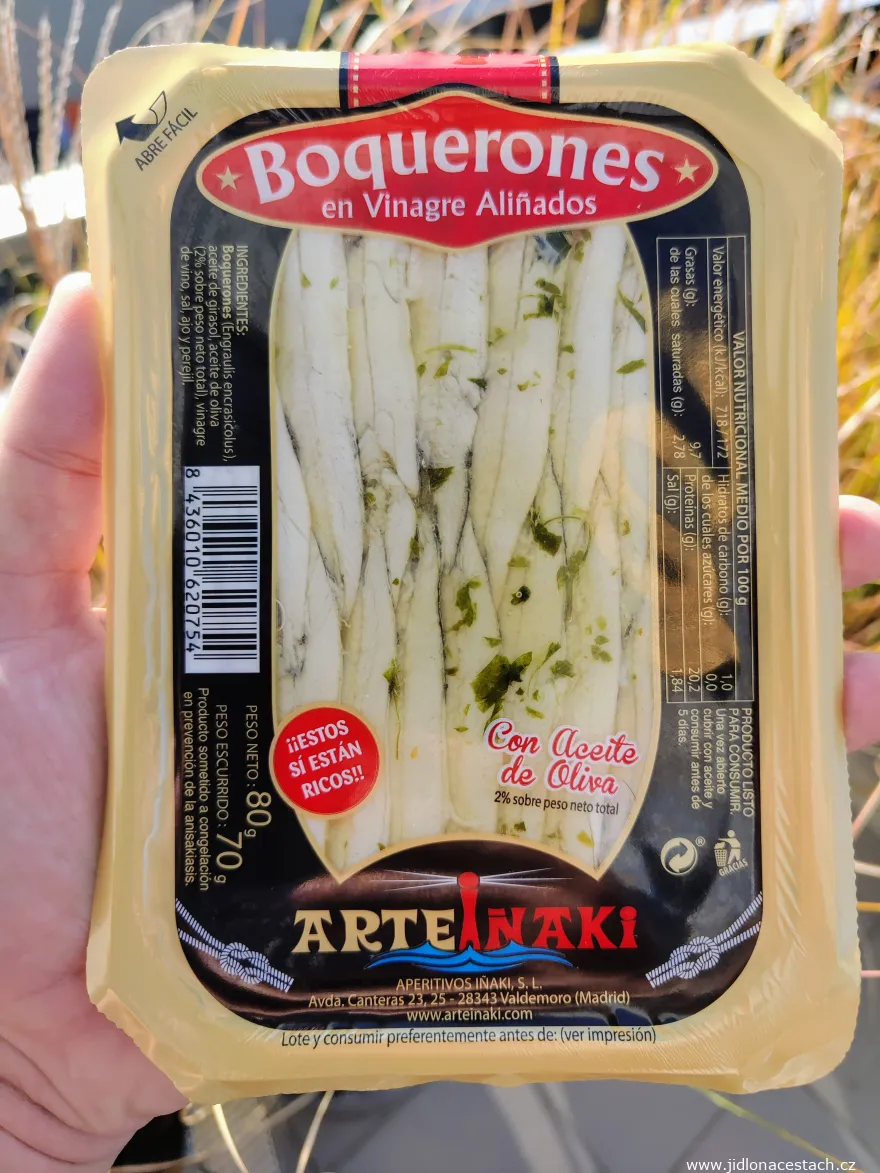 Marinované ančovičky boquerones. Marinované ančovičky boquerones.