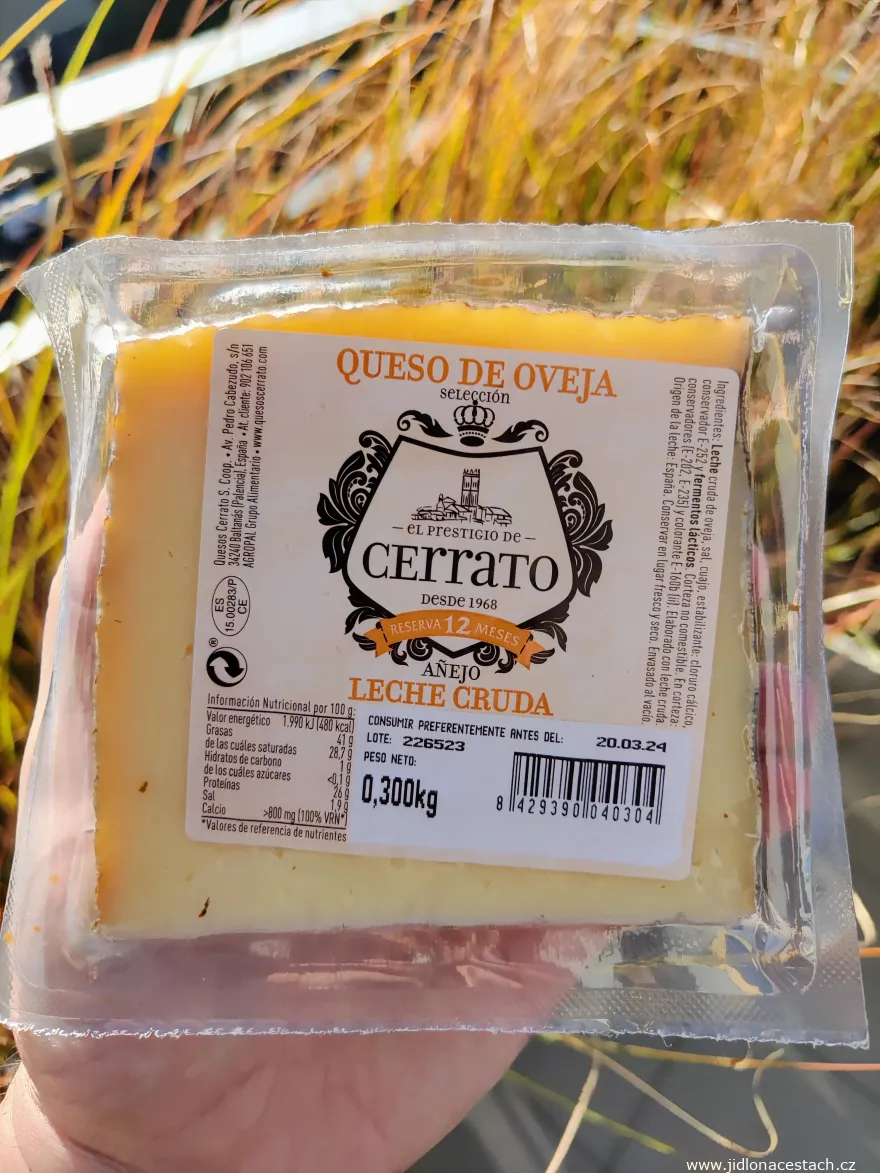 Španielsky ovčí syr zrejúci 12 mesiacov. Balenie 300 g stálo 4,39 EUR. Španielsky ovčí syr zrejúci 12 mesiacov. Balenie 300 g stálo 4,39 EUR.