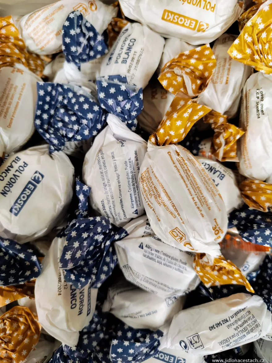 Španielske sušienky polvorónes. Španielske sušienky polvorónes.