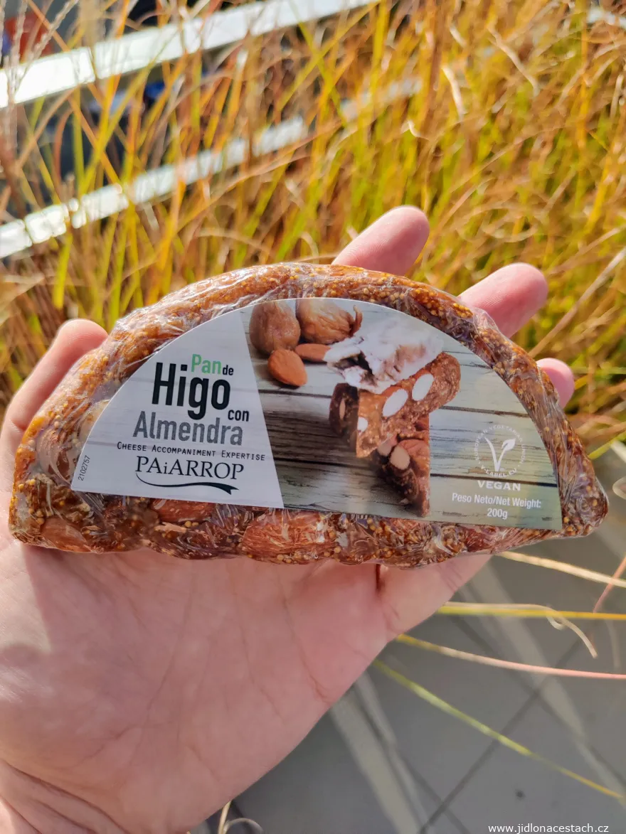 Pan de Higo con Almendra (koláč z fíg s mandľami).