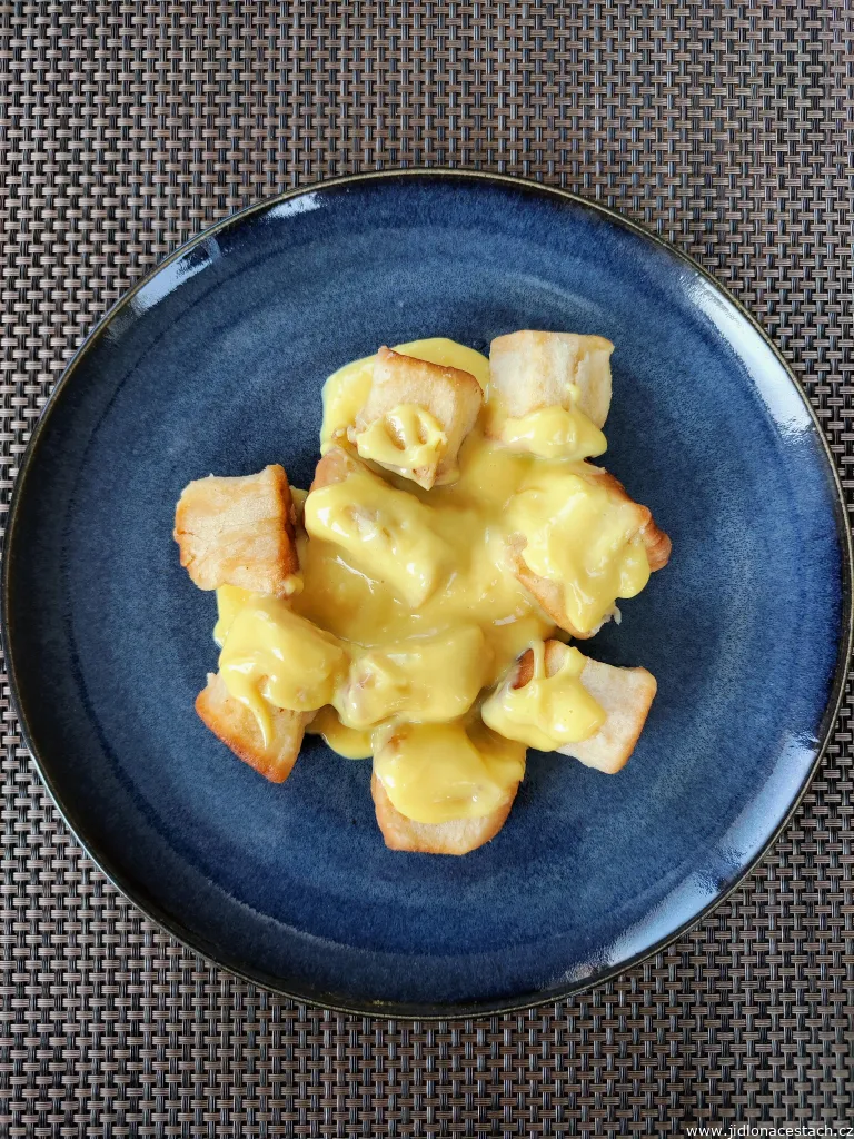 Sweet buns with vanilla custard (half portion)