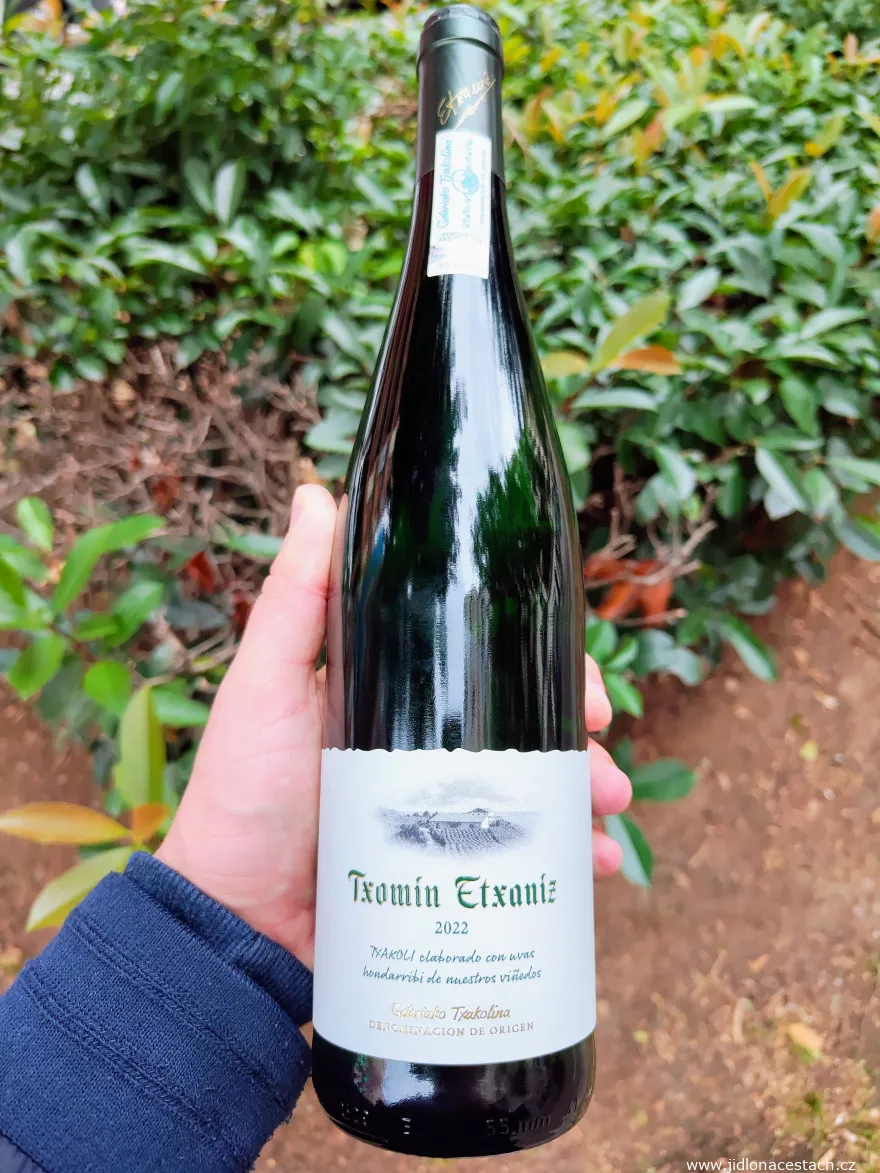 Traditional Basque wine txakoli from the Txomin Etxaniz winery. Traditional Basque wine txakoli from the Txomin Etxaniz winery.