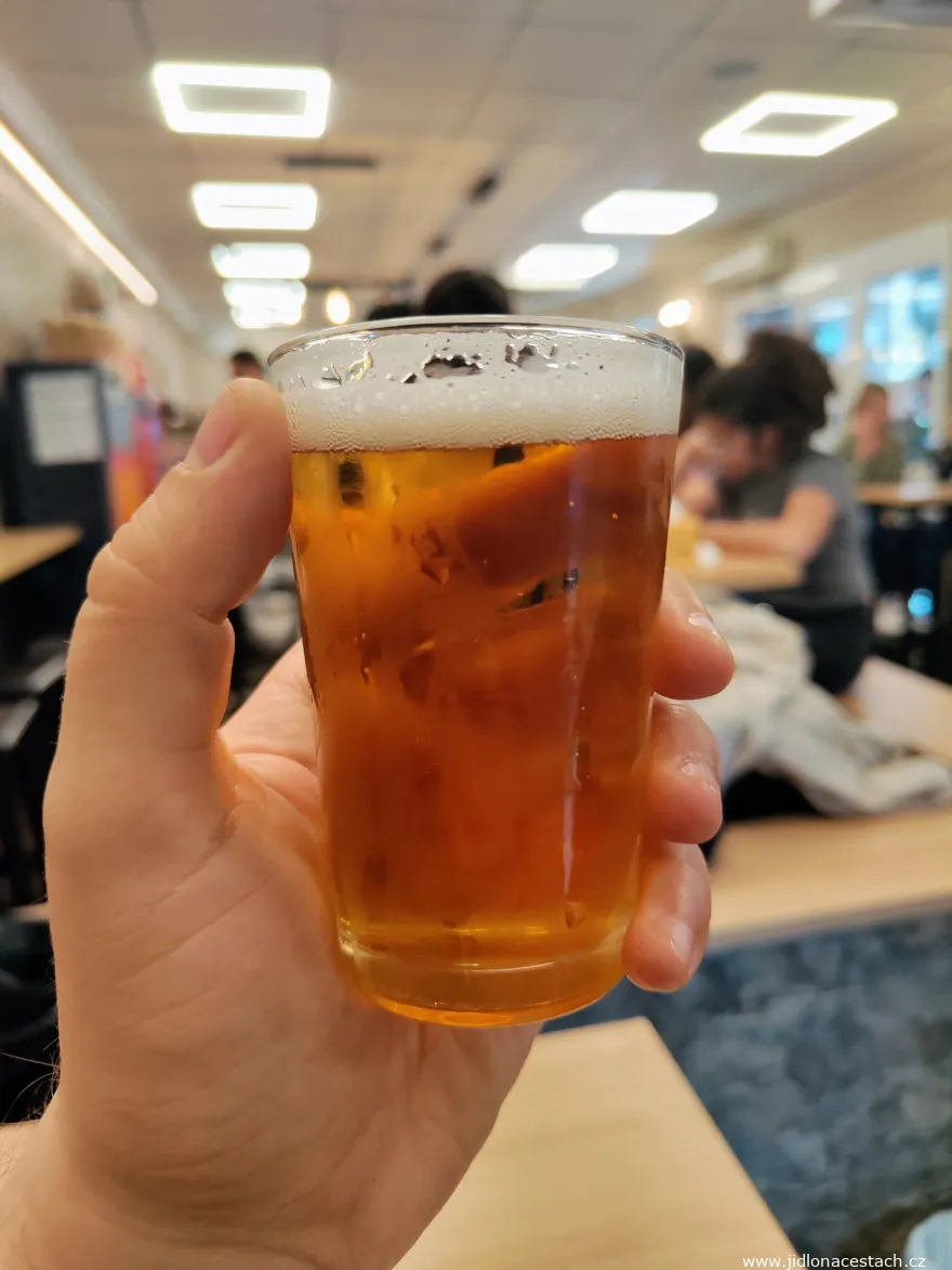 Španielske pivo, veľkosť caña (0,2 l). Španielske pivo, veľkosť caña (0,2 l).