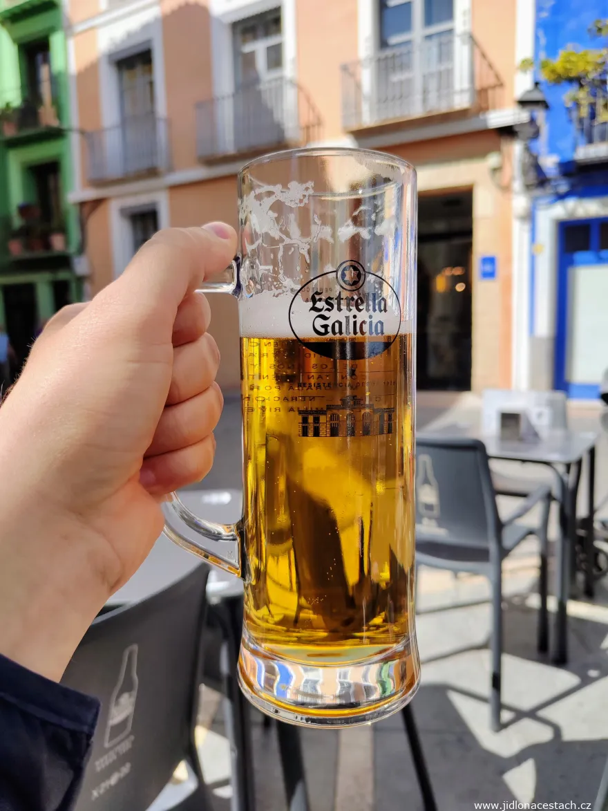 Španielske pivo, veľkosť tubo (0,33 l).