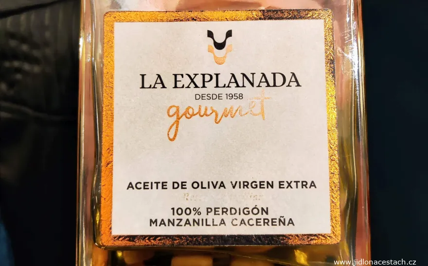 Aceite de oliva español: virgen extra de las variedades perdigón y manzanilla cacereña. Aceite de oliva español: virgen extra de las variedades perdigón y manzanilla cacereña.