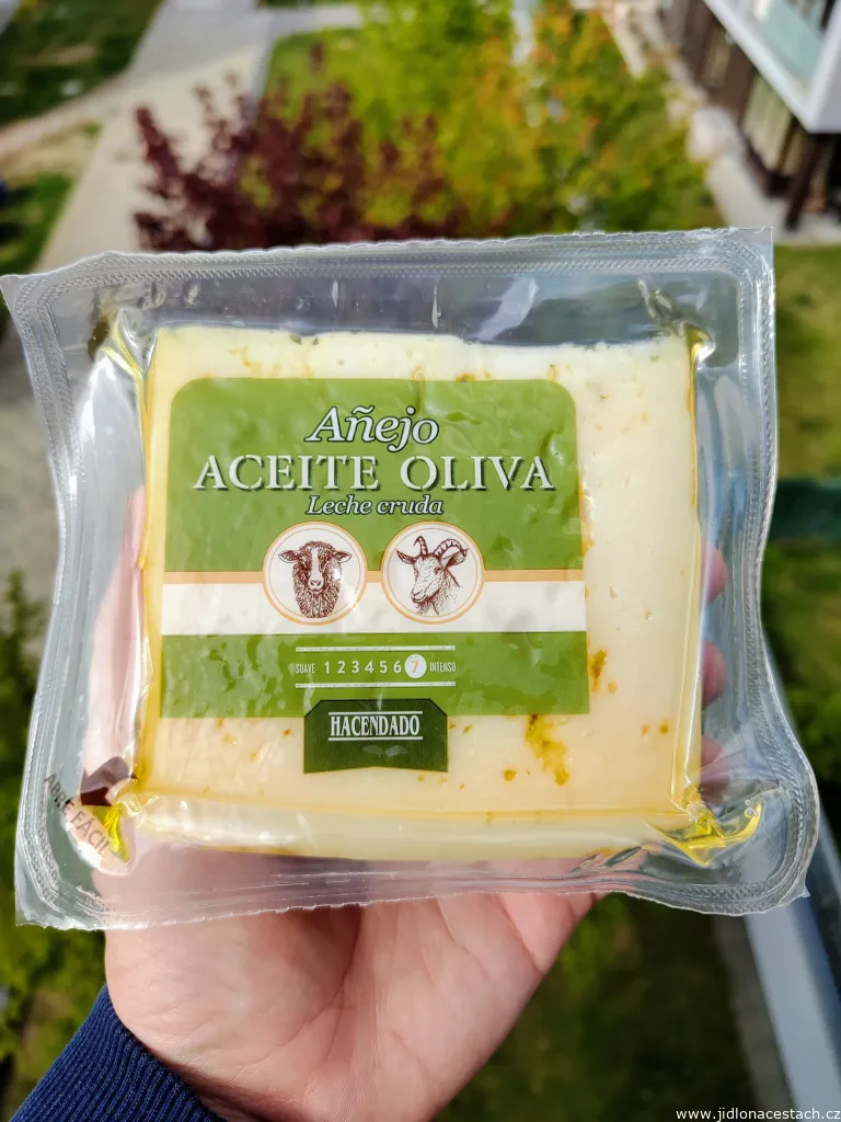 Španielsky syr z nepasterizovaného mlieka, ktorý zreje v olivovom oleji. Chuť je skutočne pomerne špecifická a nezvyčajná.