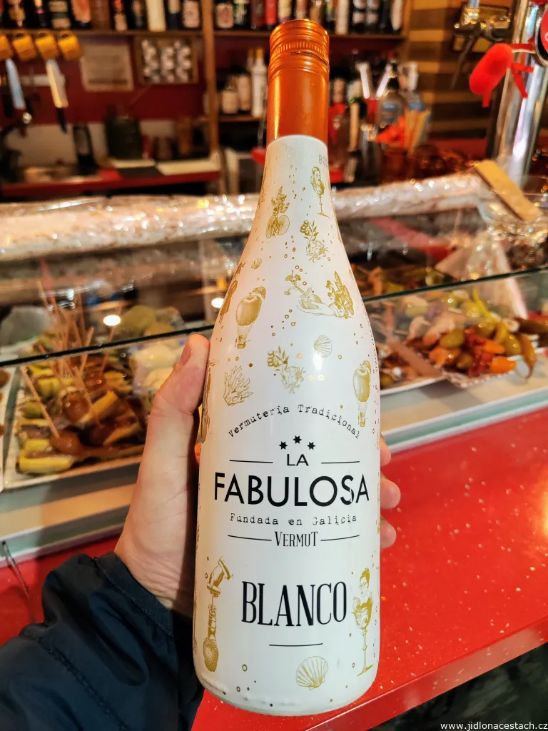 Biely španielsky vermut La Fabulosa. Biely španielsky vermut La Fabulosa.