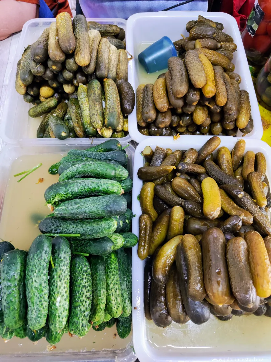 Orto Say Bazaar : les concombres marinés. En bas à gauche, ceux qui ont mariné le moins longtemps, en bas à droite, ceux qui ont mariné le plus longtemps. Le goût variait nettement, c'était intéressant d'observer les différences. Orto Say Bazaar : les concombres marinés. En bas à gauche, ceux qui ont mariné le moins longtemps, en bas à droite, ceux qui ont mariné le plus longtemps. Le goût variait nettement, c'était intéressant d'observer les différences.