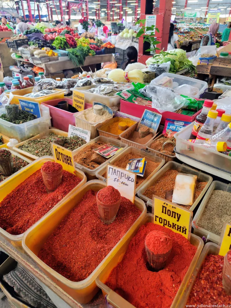 Osh Bazaar : le choix d'épices.