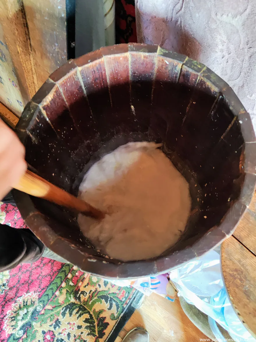 Le brassage du kumys. Le brassage du kumys.