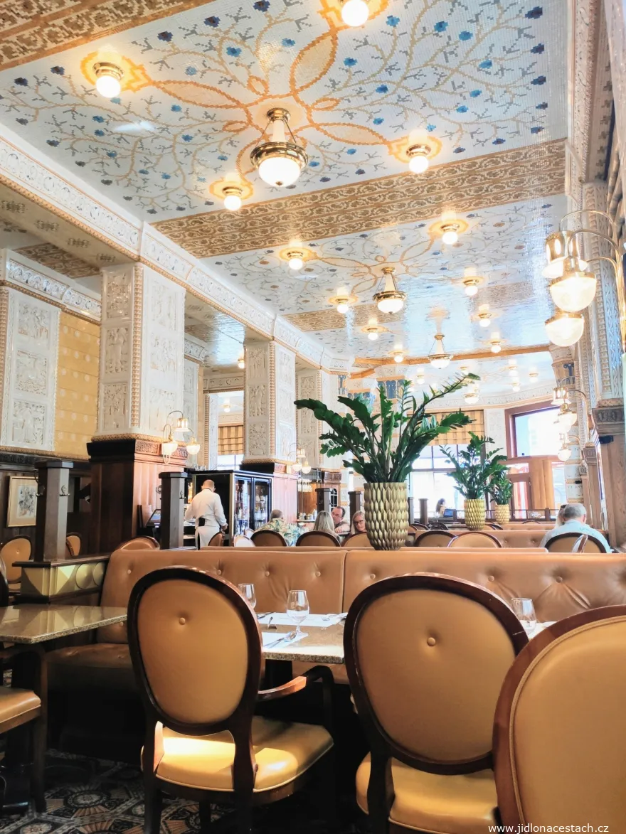 Café Imperial: die Innenräume im Art déco begeistern schlicht jeden Liebhaber dieser Stilrichtung. Das Café Imperial ist eines der schönsten Lokale in Prag.