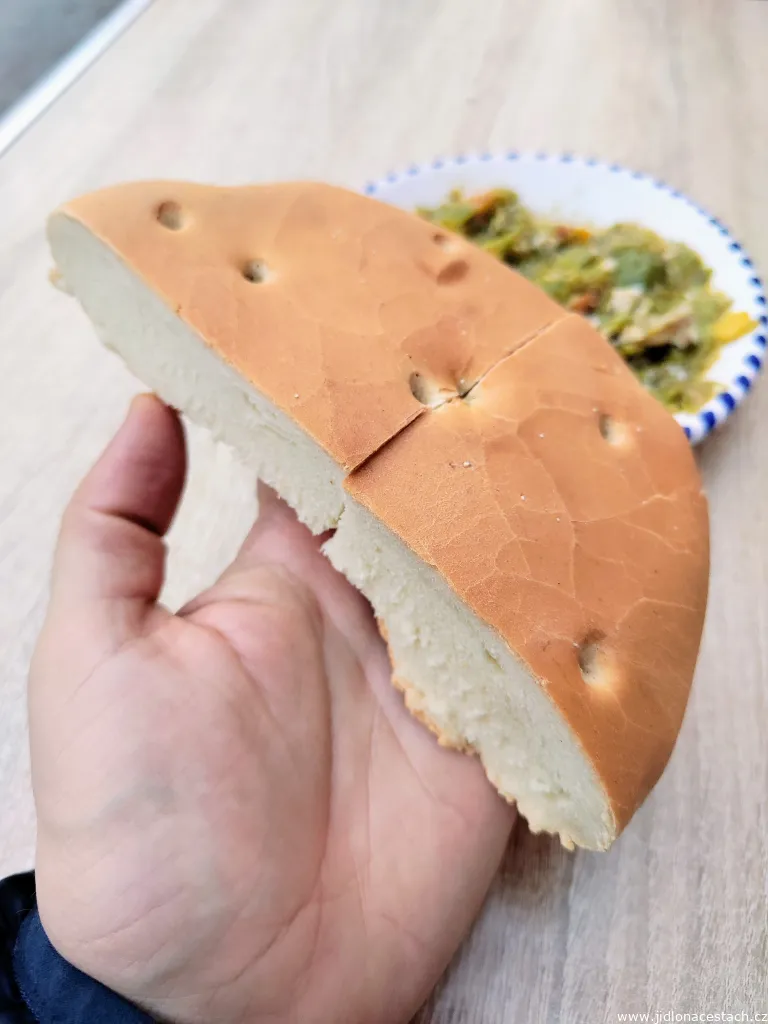 Khobz als Beilage zum tunesischen Kafteji.