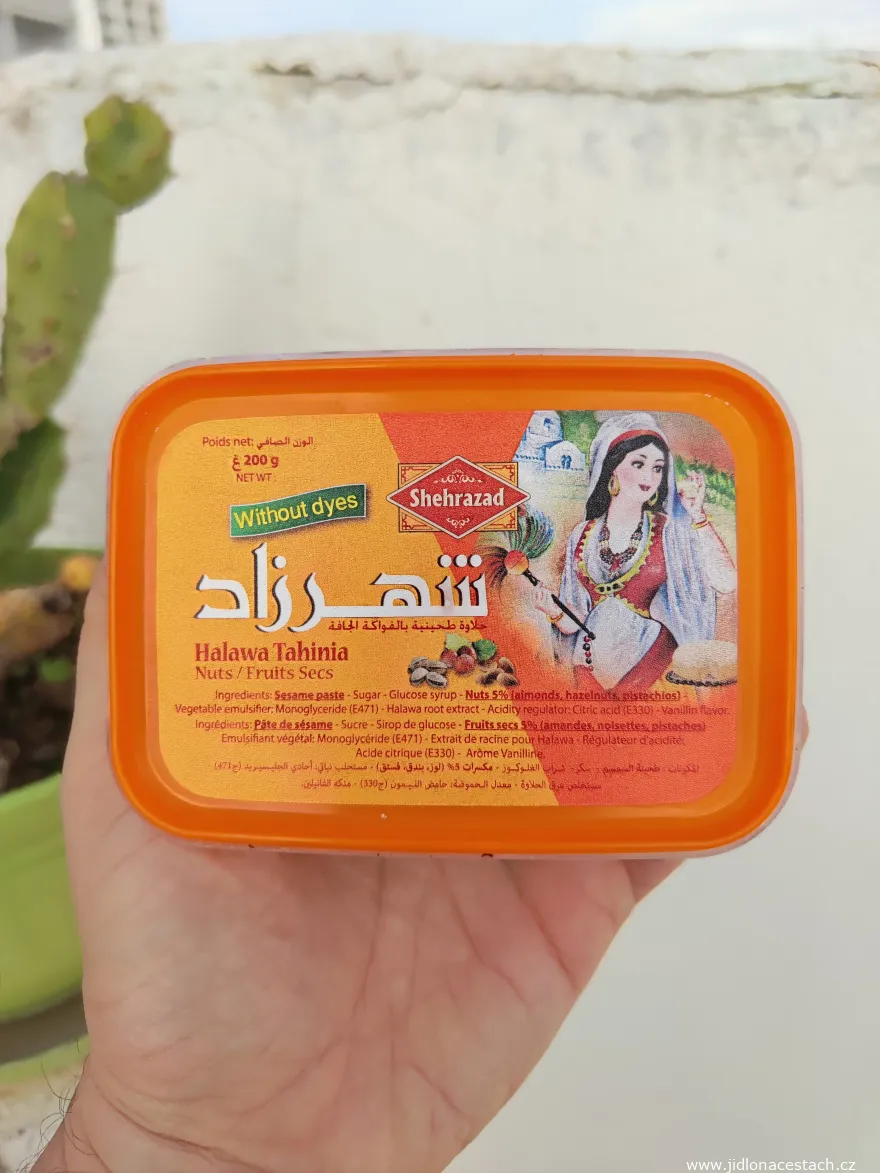 Tunesische Halva mit Nüssen und Früchten.