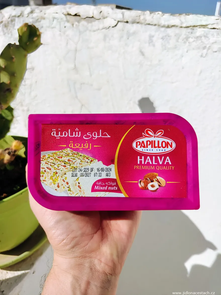 Tunesische Halva mit Nüssen.
