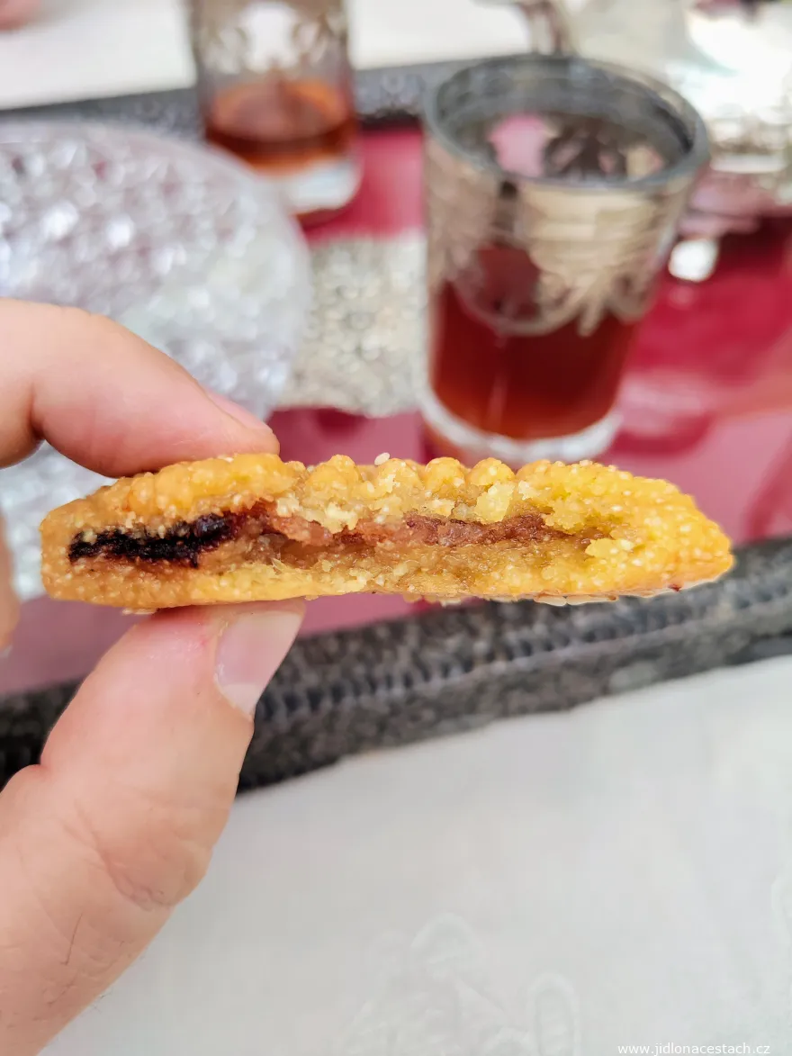 Makroudh als kleine Aufmerksamkeit vom tunesischen Gastgeber. Makroudh als kleine Aufmerksamkeit vom tunesischen Gastgeber.
