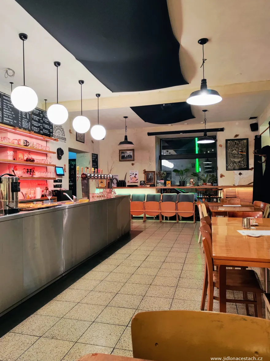 Restaurace Čep & Pec: interiér.