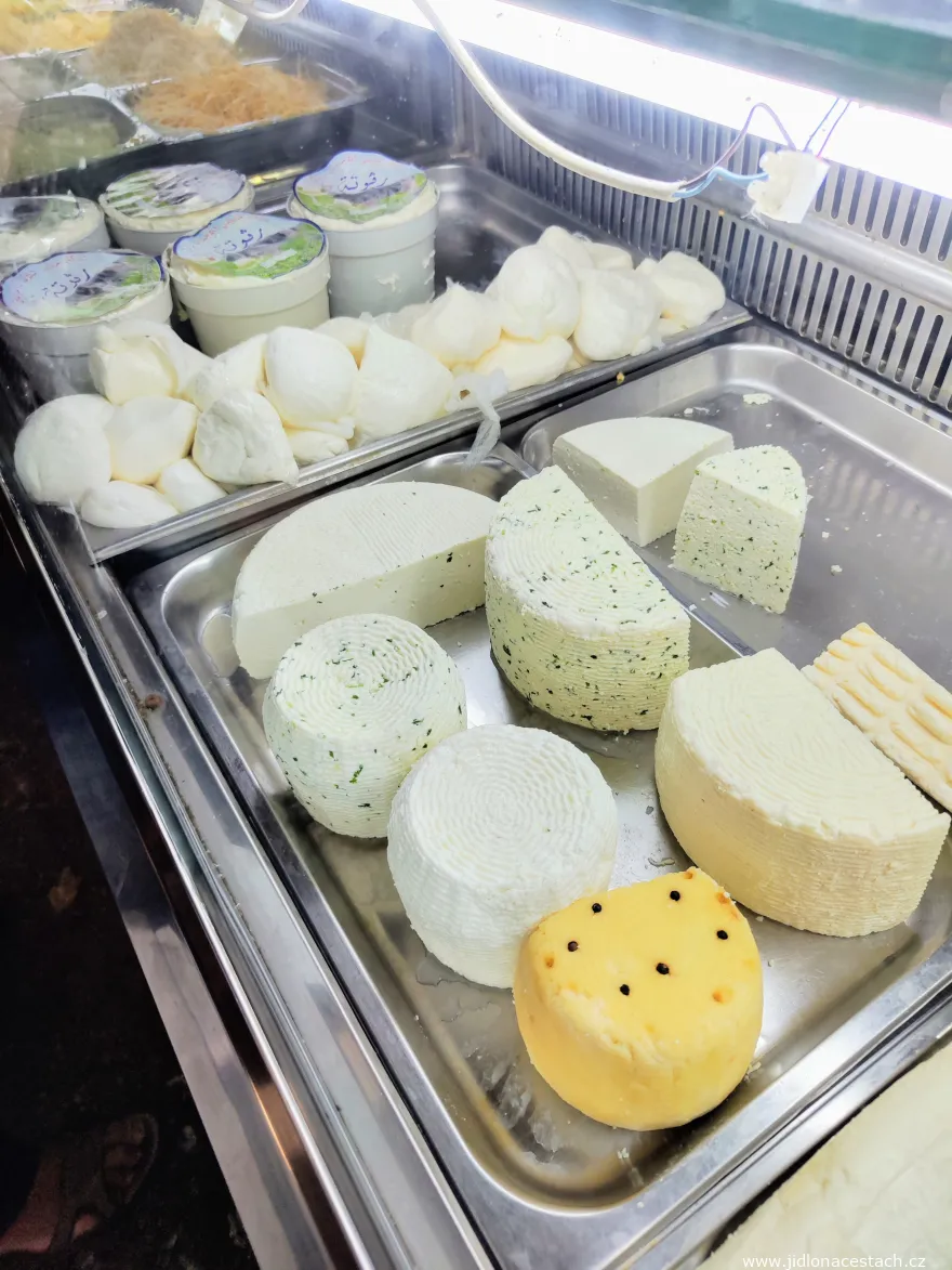Marché Central de Tunis: frischer Käse. Marché Central de Tunis: frischer Käse.