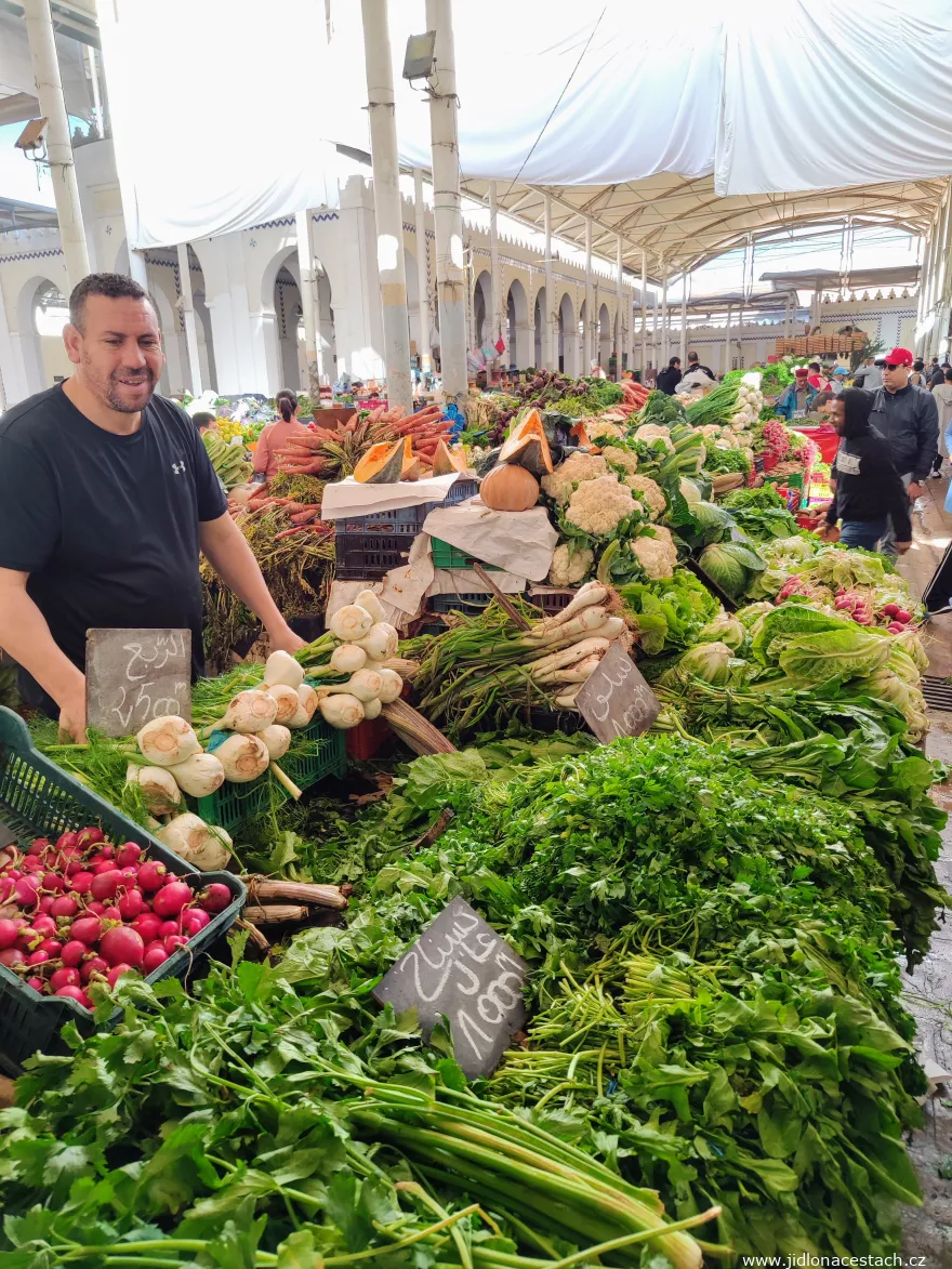 Marché Central de Tunis: Gemüse und frische Kräuter. Marché Central de Tunis: Gemüse und frische Kräuter.